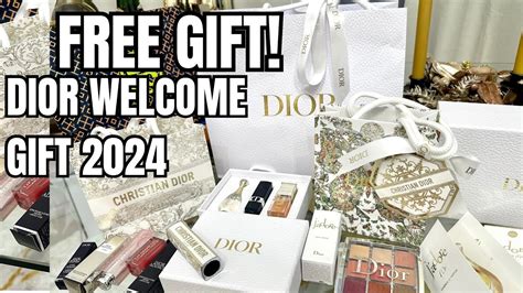 dior silver welcome gift 2024|new jeans dior gifts.